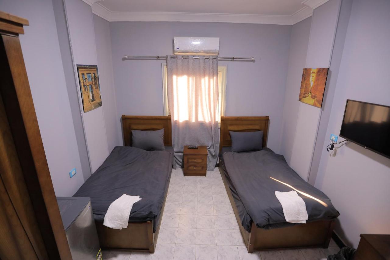 Hotel Magic Golden Pyramids View à Kafret el-Gabal Extérieur photo