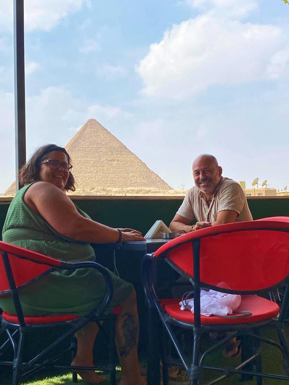 Hotel Magic Golden Pyramids View à Kafret el-Gabal Extérieur photo